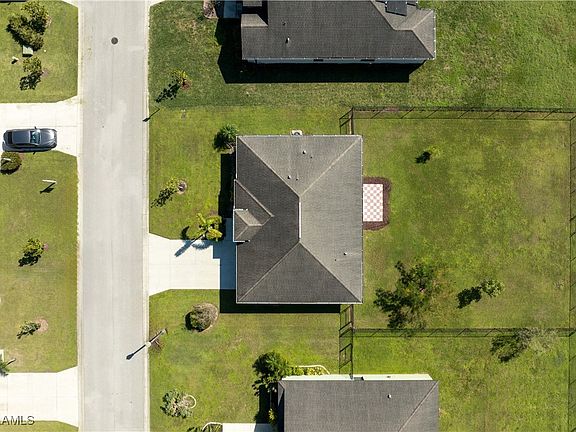 4th image of 720 Evening Shade Ln
