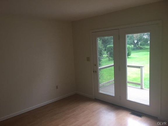 4th image of 5605 Grace Ave
