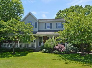206 Cedarwood St, Islip Terrace, NY 11752