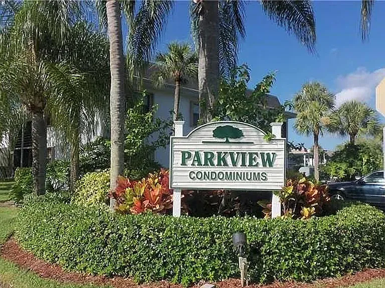 1291 SE Parkview Pl — Photo 32