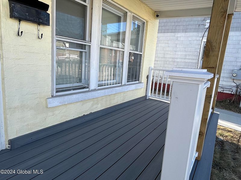 4th image of 1334 7th Avenue