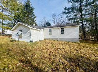308 7th St NW, Coeburn, VA 24230