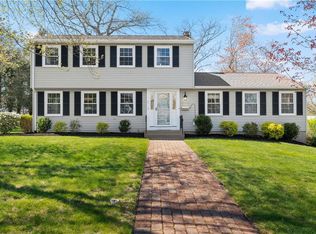 8 Wagon Wheel Ln, Lincoln, RI 02865