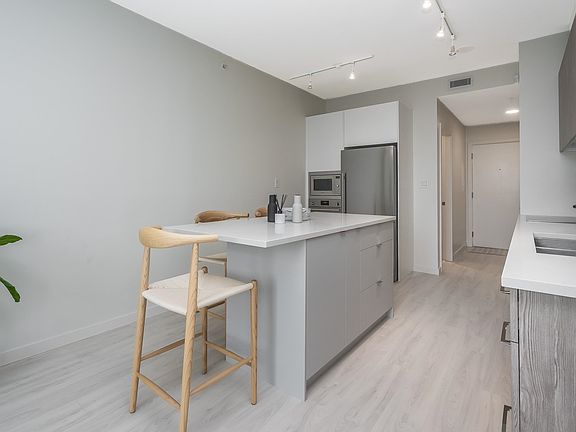 4th image of 691 North Rd #1303