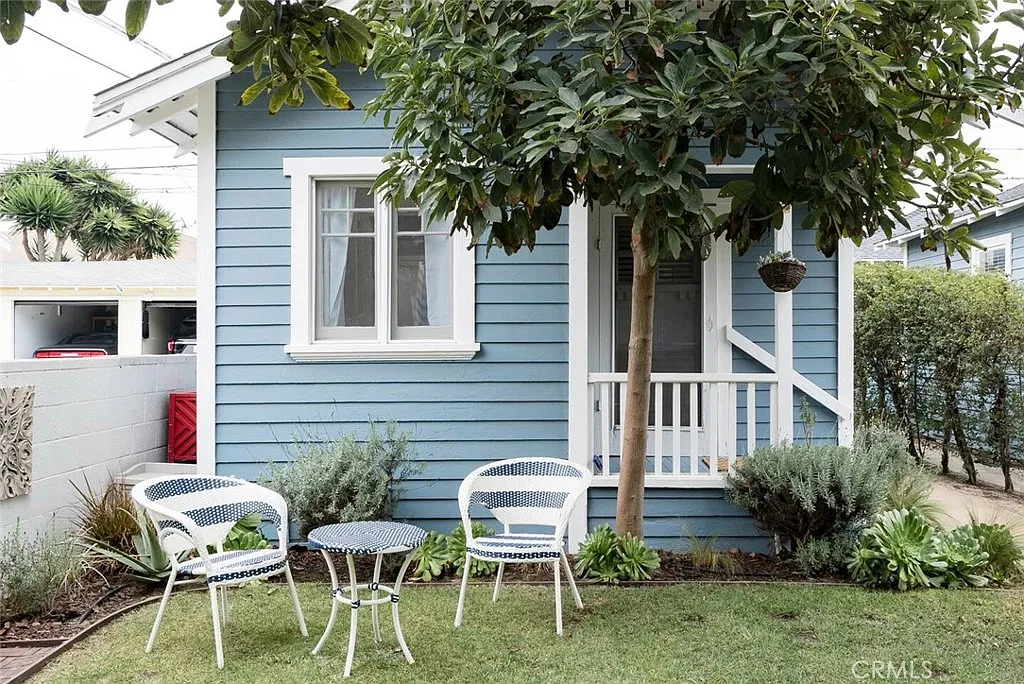 Studio, 500 sqft, $2,495 — Photo 2