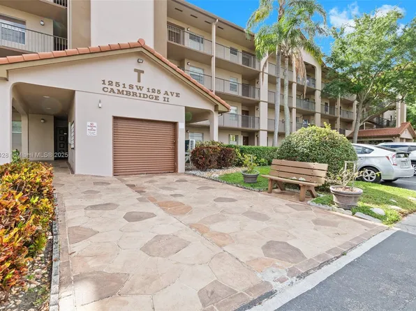 1251 SW 125th Ave APT 211T, Pembroke Pines, FL 33027