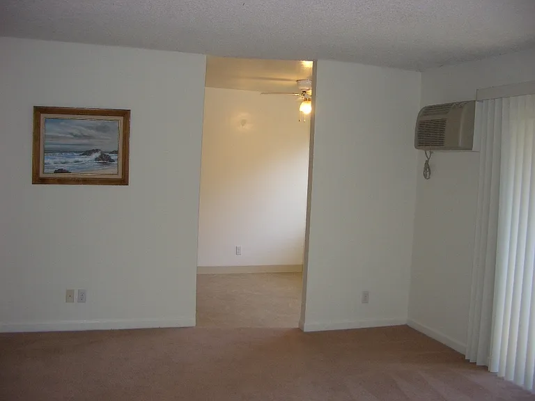 Mira Loma Apartments — Photo 13