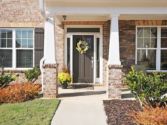 5th image of 409 Amber Way