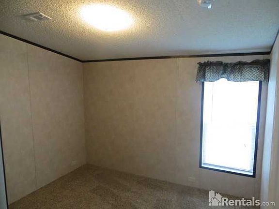5th image of 204 Gallery Ct