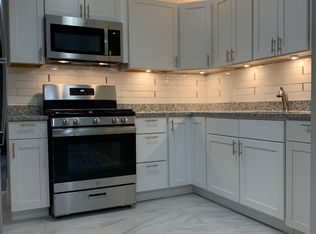 442 Edwards Ave APT 1, Dundee, IL 60118