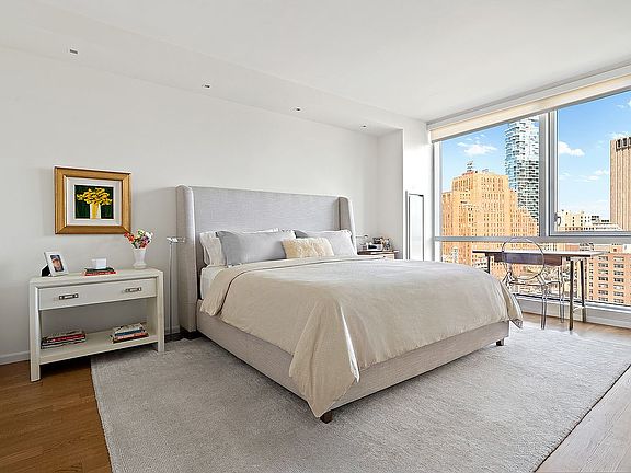 5th image of 200 Chambers St APT 21E