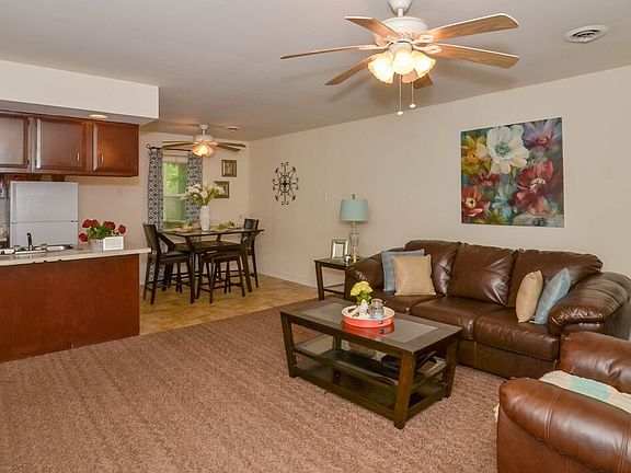 4th image of 2101 Willoughby Ct