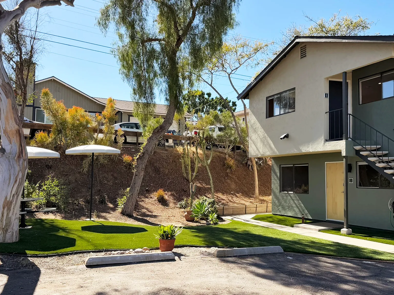 2 bed, 680 sqft, $2,700 — Photo 2