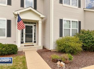 911 Jessamine Dr, Oswego, IL 60543