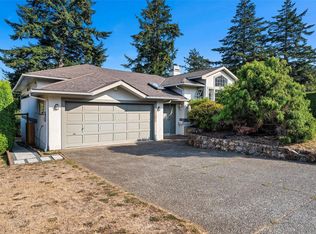 4205 Wakefield Pl, Saanich, BC V8N 6E6