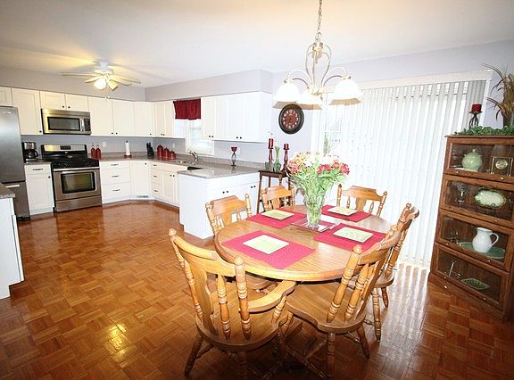 3rd image of 321 Eastgate Ct