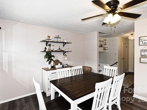 5th image of 206 King Henry Ln