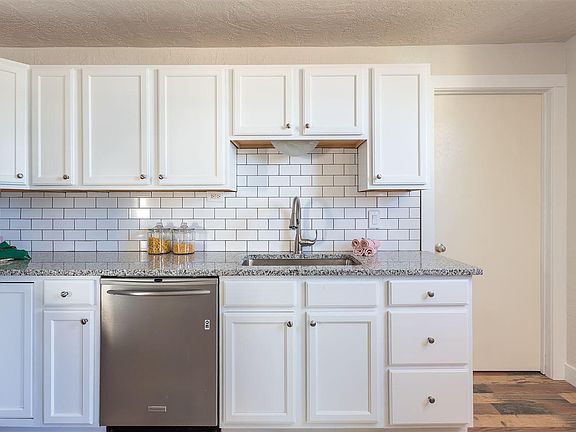 2nd image of 2819 E Queen Ave