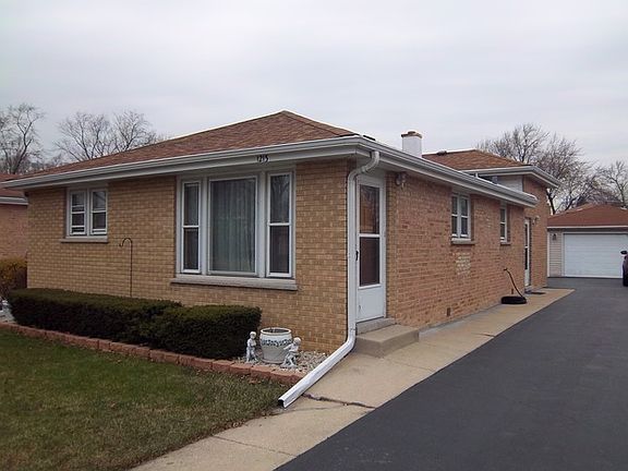2nd image of 1213 Elmhurst St