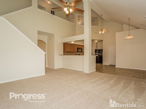 3rd image of 915 Cove Crest Trl