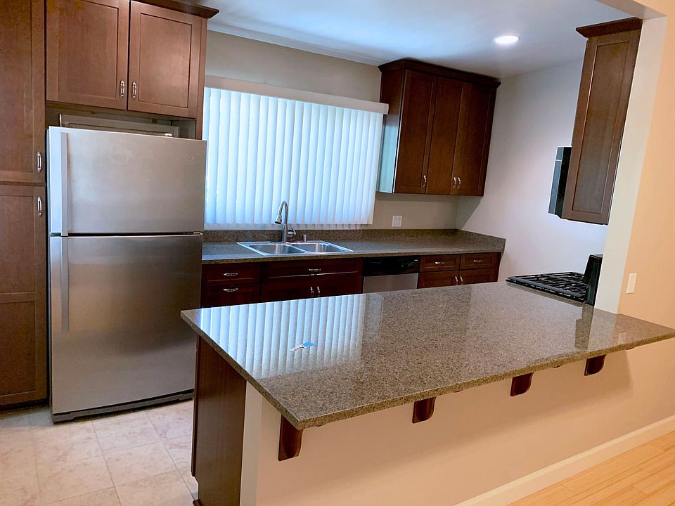 1st image of 11828 Gorham Ave APT 7
