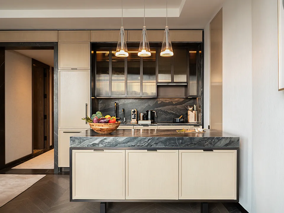 401 West St #5A