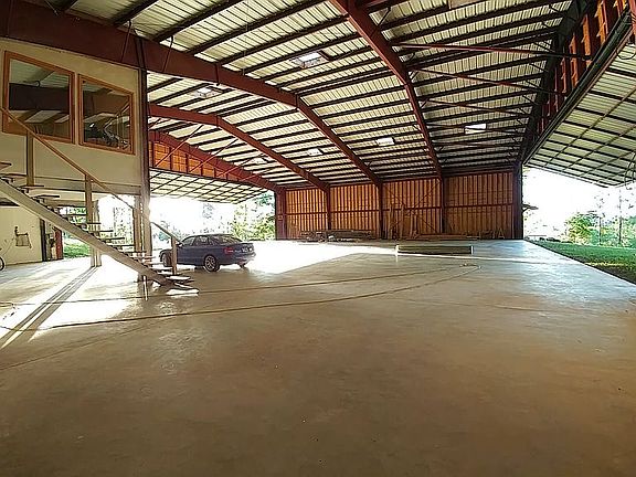 2nd image of 604 Mustang Dr