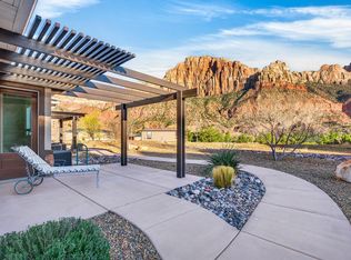 101 Trapper Cir #F, Springdale, UT 84767