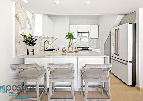 4th image of 1477 Avenue Ashford