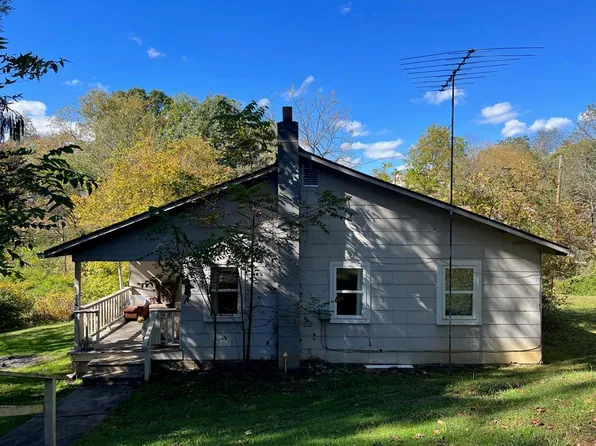 124 Sloan St, Franklin, NC 28734