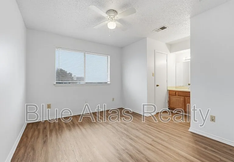 2713 Wimbledon Ct #A — Photo 12