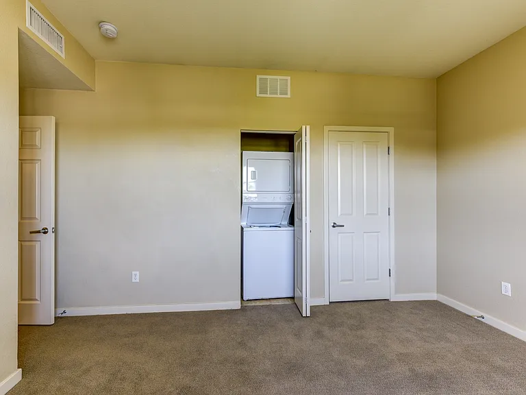 2930 Bluff #322 — Photo 6