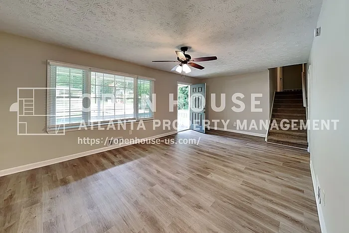 3 bed, 2.0 bath, 1575 sqft, $2,140 — Photo 3