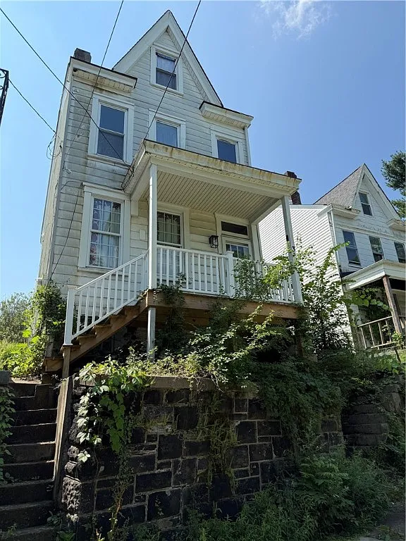 3 Russell St photo 1