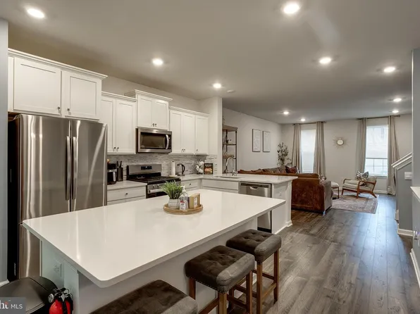 104 Levis Dr, Mount Holly, NJ 08060
