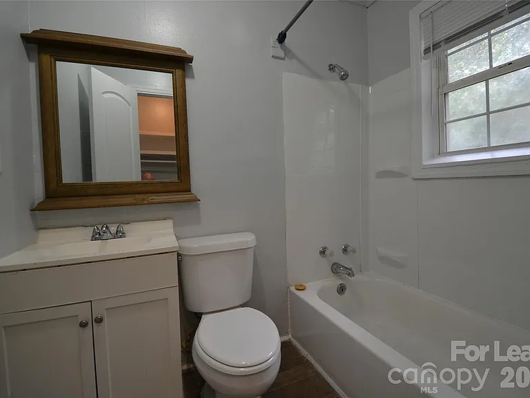 1009 Plymouth St #A — Photo 6
