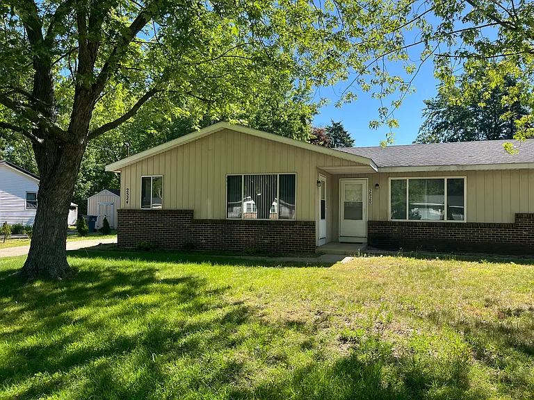 2524 Plymouth Rock Ave — Photo 1