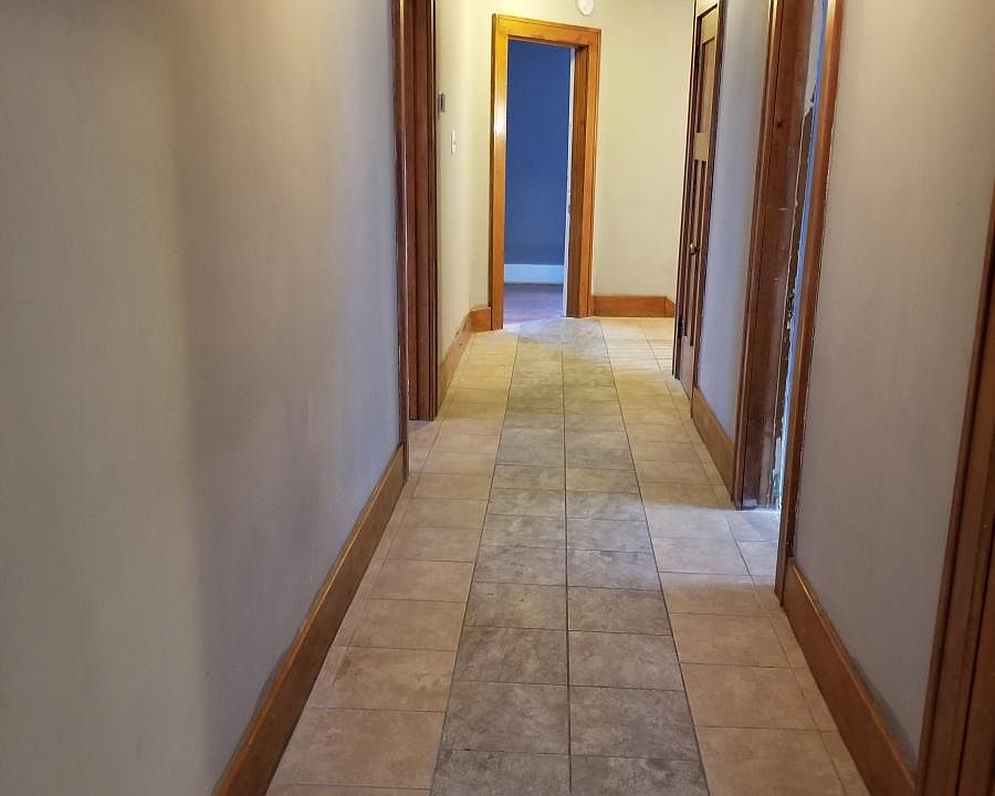 Hallway - tile