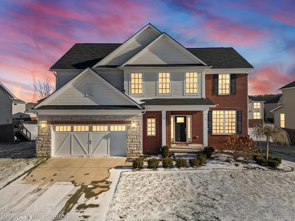 2259 Findley Cir, Lake Orion, MI 48360