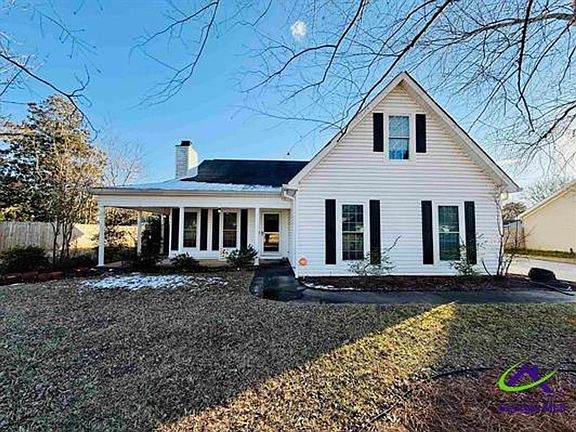 3rd image of 605 Loxley Dr