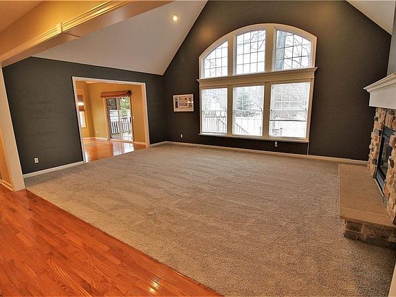 2nd image of 1002 Lancewood Dr