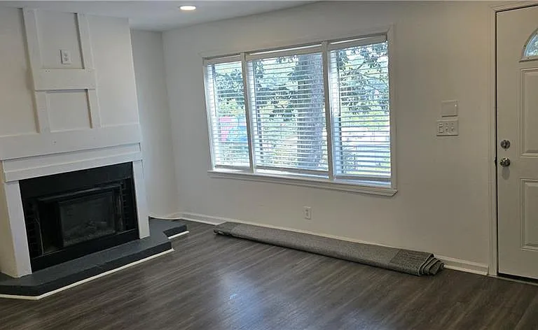606 W Lake Ave NW — Photo 11
