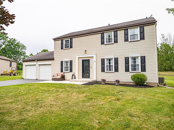 2nd image of 10 Guaymar Cir