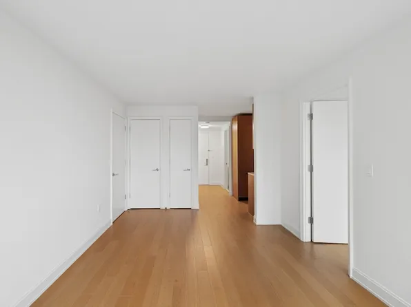 420 East 54th Street image 22 of 40