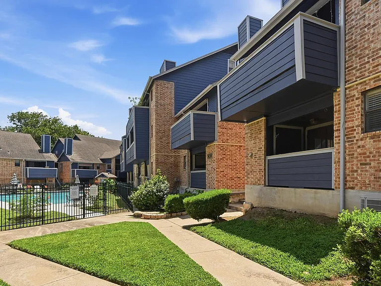 2500 Burleson Rd #402 — Photo 20