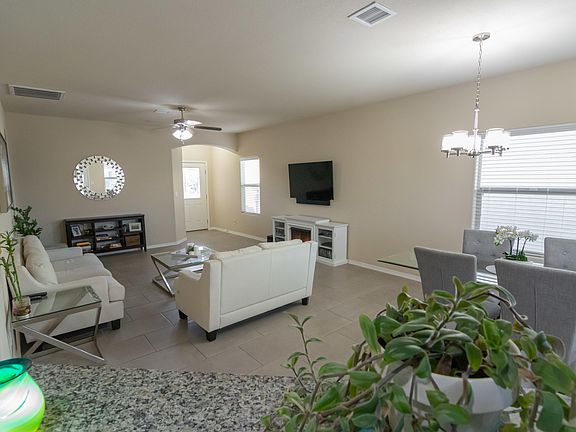 5th image of 14668 Meadow Lawn