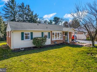 2104 Sun Valley Rd, Lancaster, PA 17603