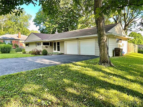 2nd image of 264 Sherbrooke Dr