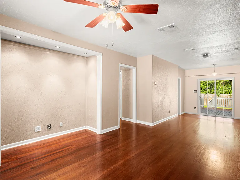 5712 Avenue D — Photo 3