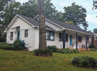 106 Sheffield Ln, Taylors, SC 29687